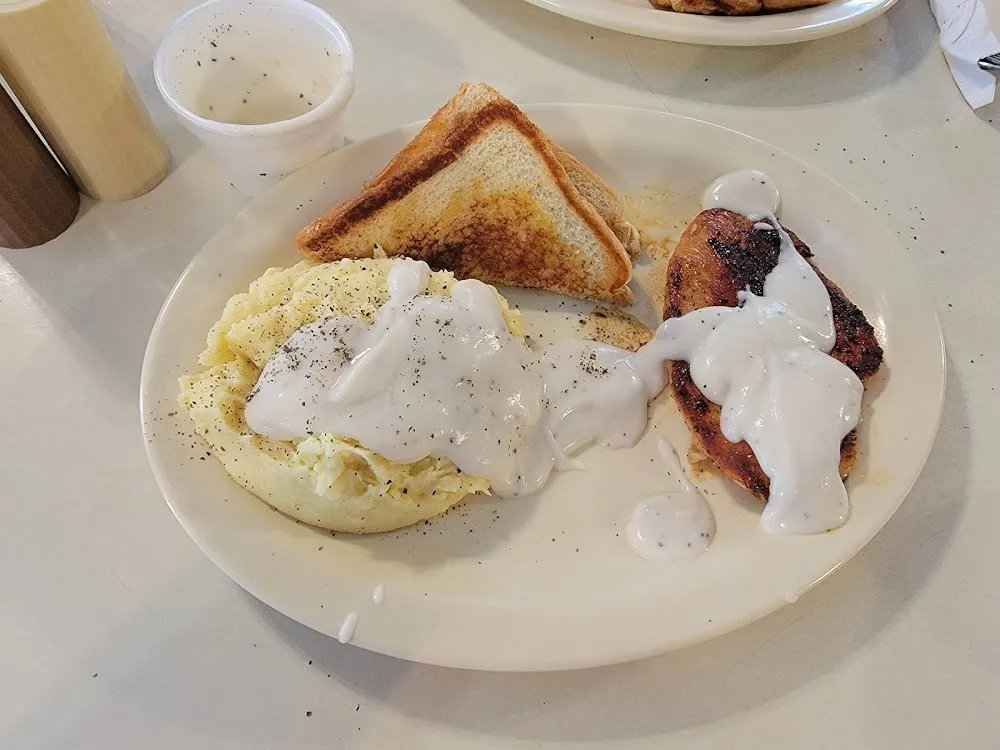 Grilled Chicken and Mashed Potatoes